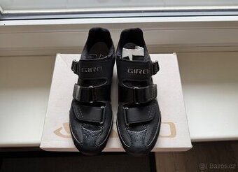 Cyklistické tretry Giro, obuv na kolo.
