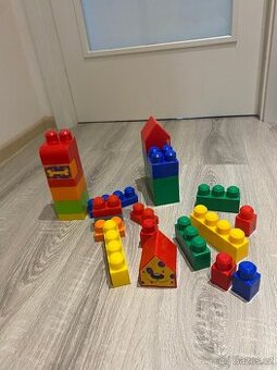 Barevná plastová stavebnice – velké kostky 🧱