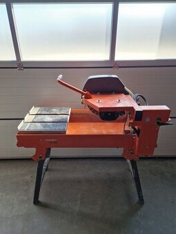 Stolová pila na dlažbu