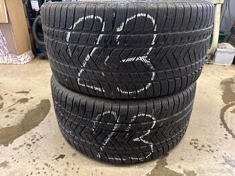 Pneu ZIMNÍ Pirelli scorpion winter na sezónu 305/35/21