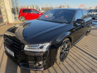 S8+ 605 PS max výbava po servisu 2x sada kol