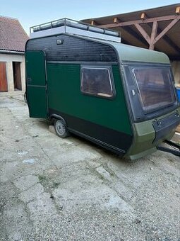 Karavan na stání