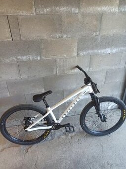 Commencal Absolut Pike 2025