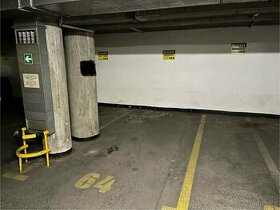 Dvě garážová stání v obchodním centru IBC Brno na Příkopě - 1