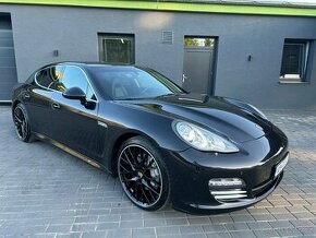 Porsche Panamera 4S