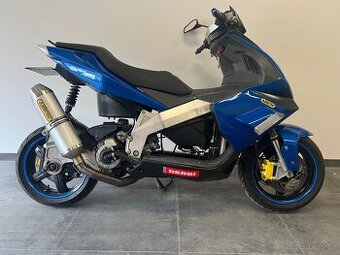 DERBI-PIAGGIO GP1 250