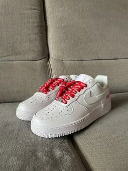 Nike Air Force 1 Low Supreme White