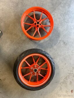 Prodám díly KTM 390 DUKE rv:2013/2019 Pasuje i na 125-200ccm