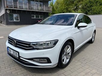 VW Passat 2.0 TSi 140kw 1. majitel ČR - jako nový