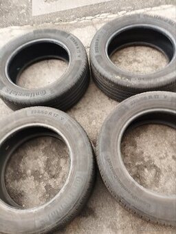 225/60R17 99VContiContact5