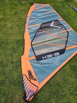 Prodám dětskou plachtu Severne na windsurfing 3,6m²