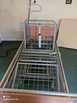 Zdravotní elektrickou polohovací postel