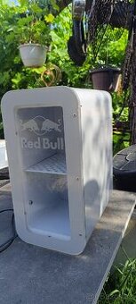 LEDNIČKA RED BULL
