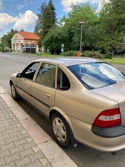 Opel Vectra B 16V 2.0 benzín 100 kw rok 1997
