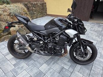 Kawasaki Z900 2025 černá