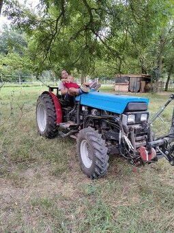 Malotraktor 4x4 , perkins 60 koní BEZ SPZ