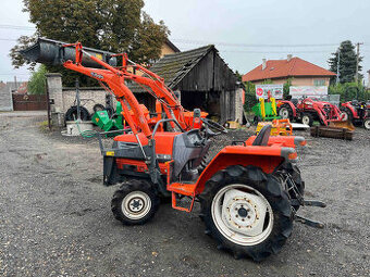 Kubota GL 240 D , 4x4 s originálním čelním nakladačem