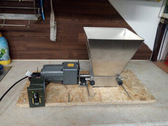 Elektrický šrotovník -mlýnek na obilí