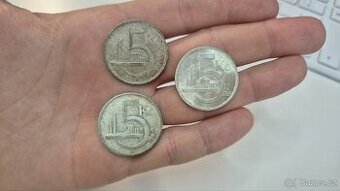 3 stříbrné pětikoruny
