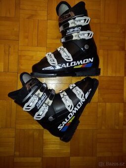 Juniorské lyžáky Salomon vel. 38