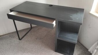 Psací stůl černý