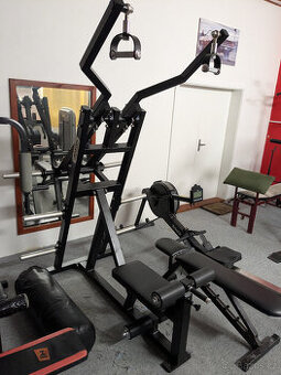 Posilovací stroj Lat Pulldown SLEVA 10 000,-