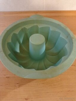 Forma na bábovku od Tupperware