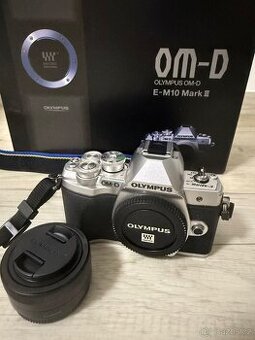 Olympus OM-D E-M10 Mark III