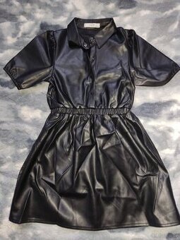 Dívčí koženkové šaty