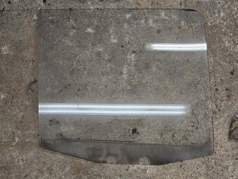 Golf 3 sklo zadních dveří