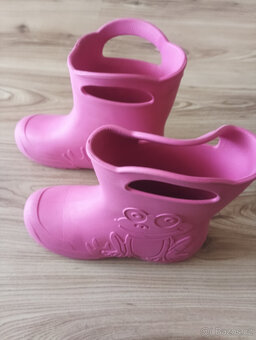 Dívčí holínky a sněhule