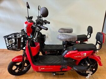 Nový elektrický skútr – bez řidičáku, připravený k jízdě