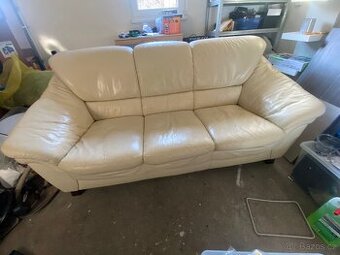 Daruji koožený gauč za čokoládu