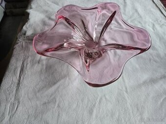 Mísa na ovoce, masivní růžové sklo