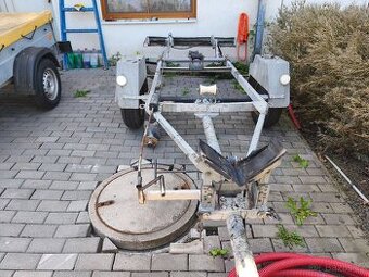 Lodní přívěs, vlek na loď s navijákem, bržděný, nová TK