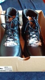 Prodám dámské kožené zimní boty Baťa č. 40 - téměř nové - 1