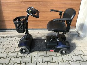 Invalidní elektricky vozík