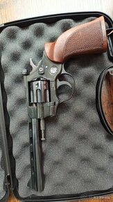 Flobert revolver ARMINIUS HW 4/6" cal. 4mm Flobert - TOP