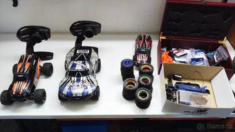 2 x RC auto Traxxas Teton 1/18