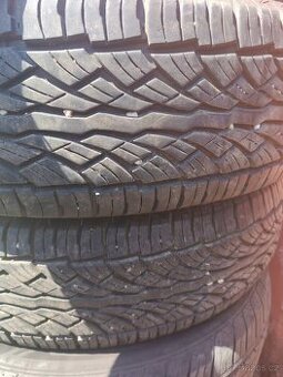 215/70/16 falken 2ks