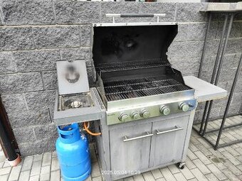 Plynový gril Char Broil Royal