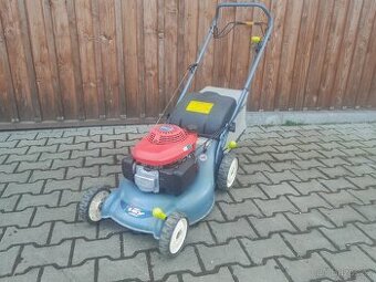 SEKACKA HONDA S POJEZDEM
