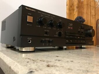 Technics SU-V55A Mimořádně zachovalý zesilovač.