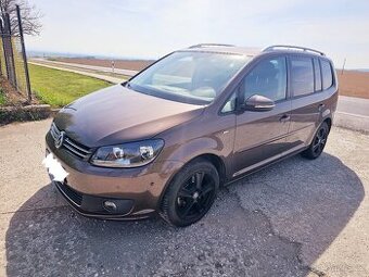 Volkswagen Touran 1,4tsi Highline model 2012