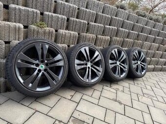 FABIA II RS orig. ALU sada+zánovní letní PIRELLI 205/40 17