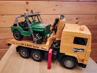 Bruder - odtahové služba s autem Jeep