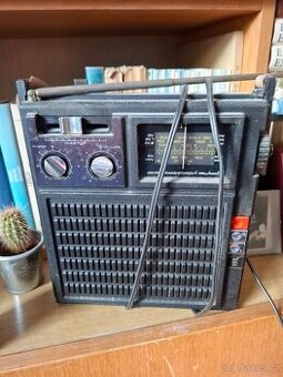 Retro radio