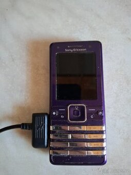 Tlačítkový Sony Ericsson k770i