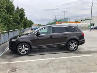 Audi Q7 7 mist 3.0 tdi 176 kW tazne webasto