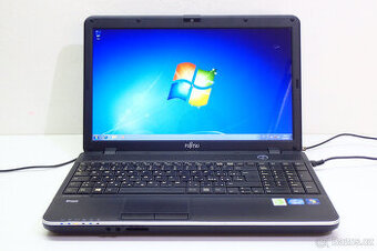 Pracovní Notebook Lifebook AH512 - 1